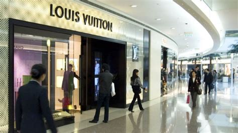 How to say 'Louis Vuitton' and other designers' names